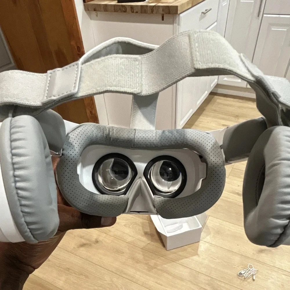 Z6 White Foldable Wireless VR Headset